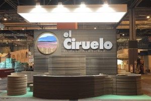 Stand Ciruelo carton